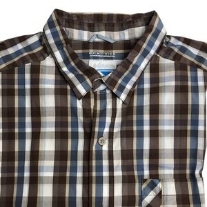 Columbia Men's XL Button Front Shirt Short Sleeve Shirt Brown Plaid Omni Wick